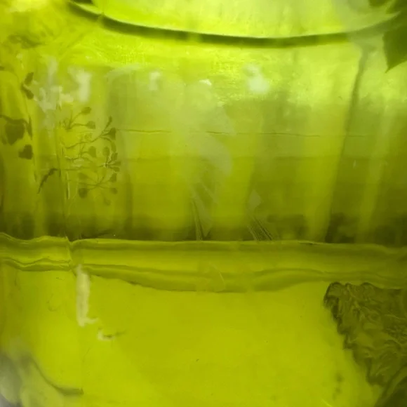 Set of Three Colorful Glass Jars with Wooden Lids - Picture 16 of 16